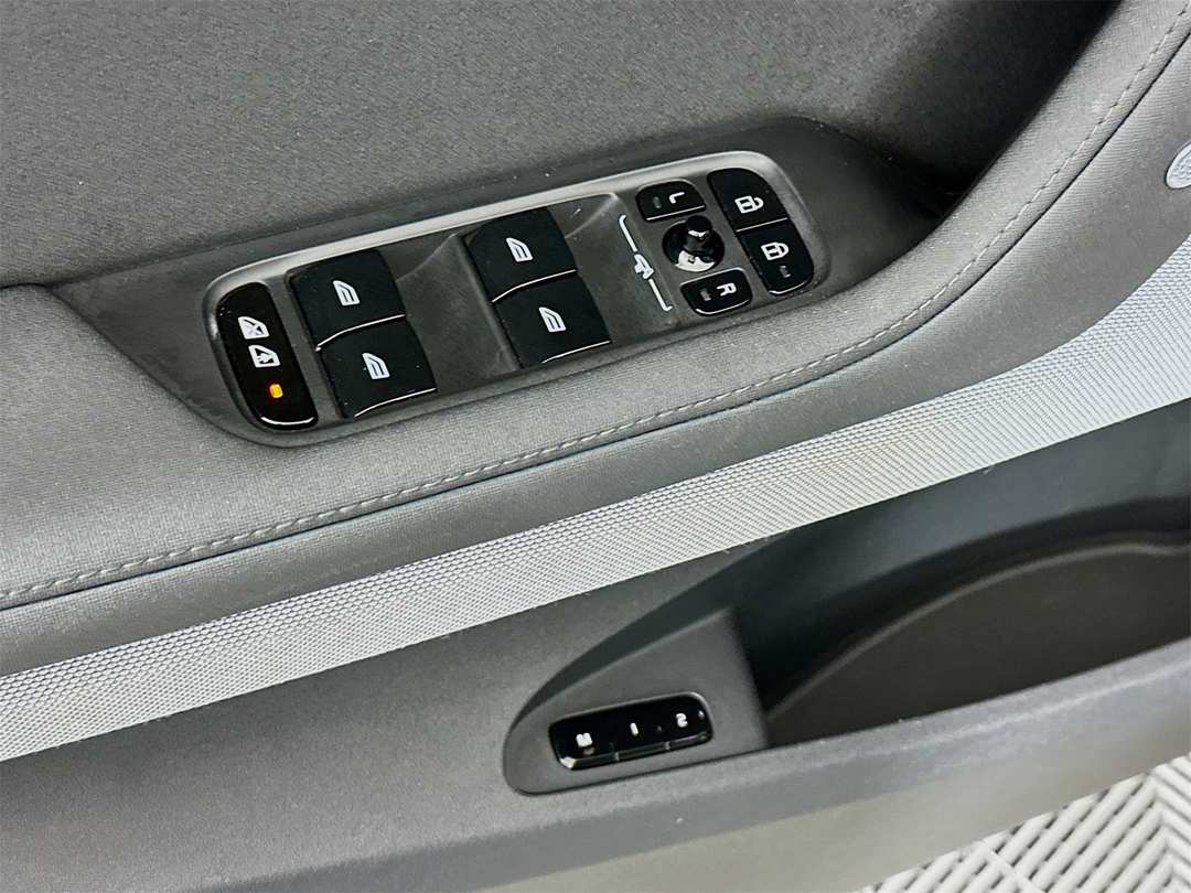 2023 Polestar 2 Long Range Dual Motor - Image 18