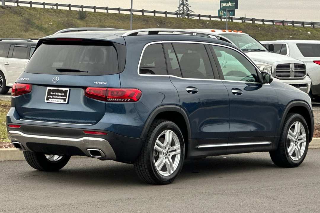 2021 Mercedes-Benz GLB GLB 250 - Image 3