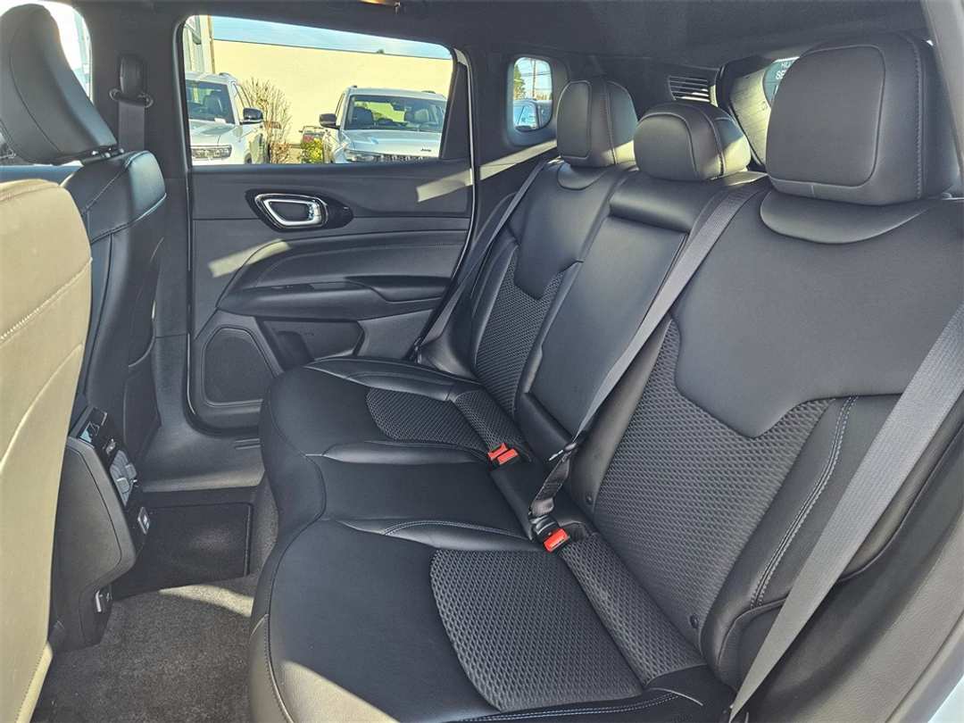 2026 Jeep Compass Latitude - Image 28