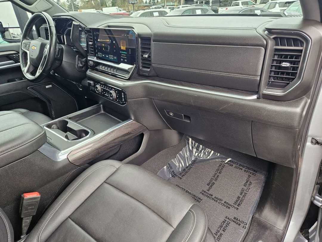 2024 Chevrolet Silverado 3500Hd LTZ - Image 40