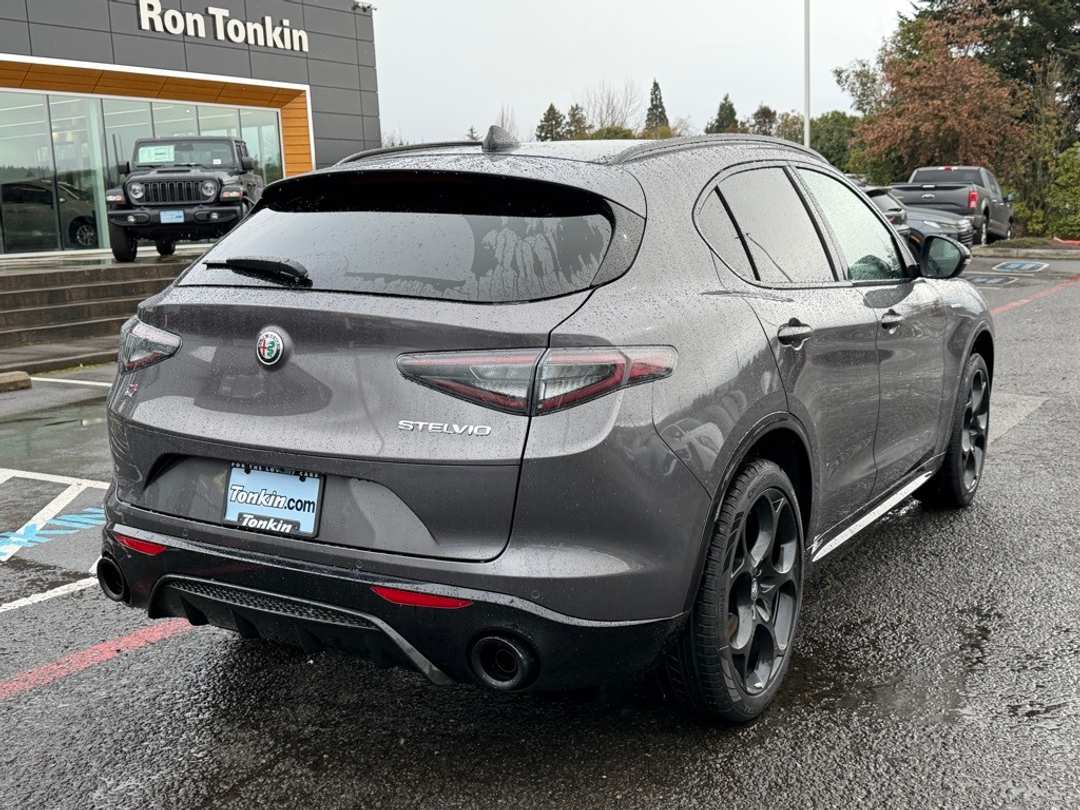 2026 Alfa Romeo Stelvio - Image 8