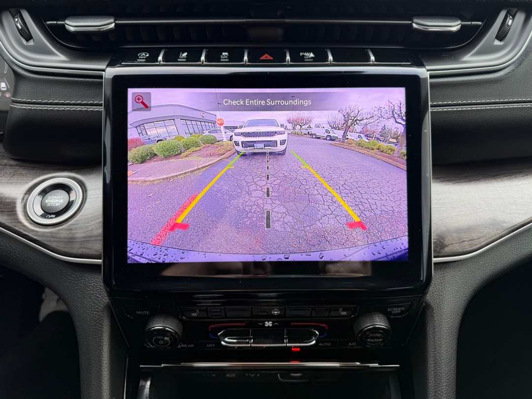 2023 Jeep Grand Cherokee Limited - Image 23