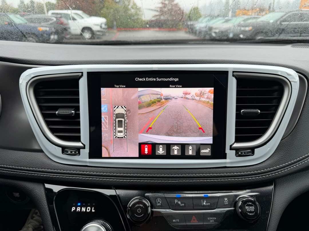 2026 Chrysler Pacifica Select - Image 23