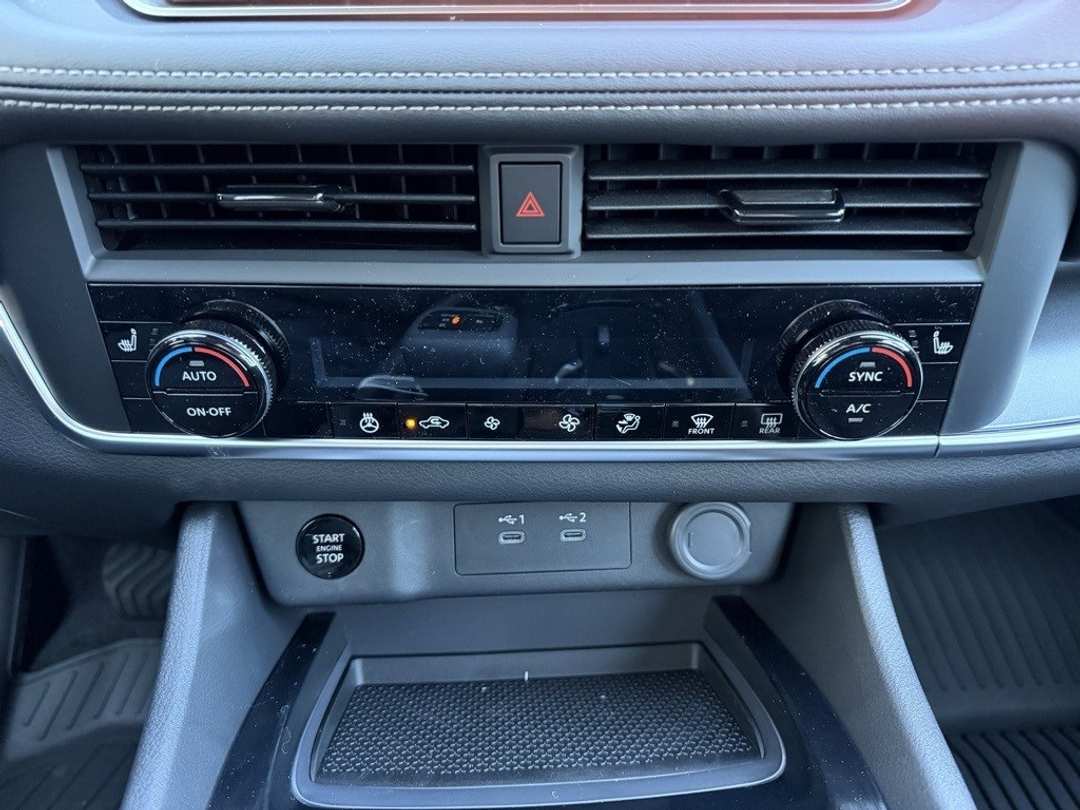 2026 Nissan Rogue Dark Armor - Image 23