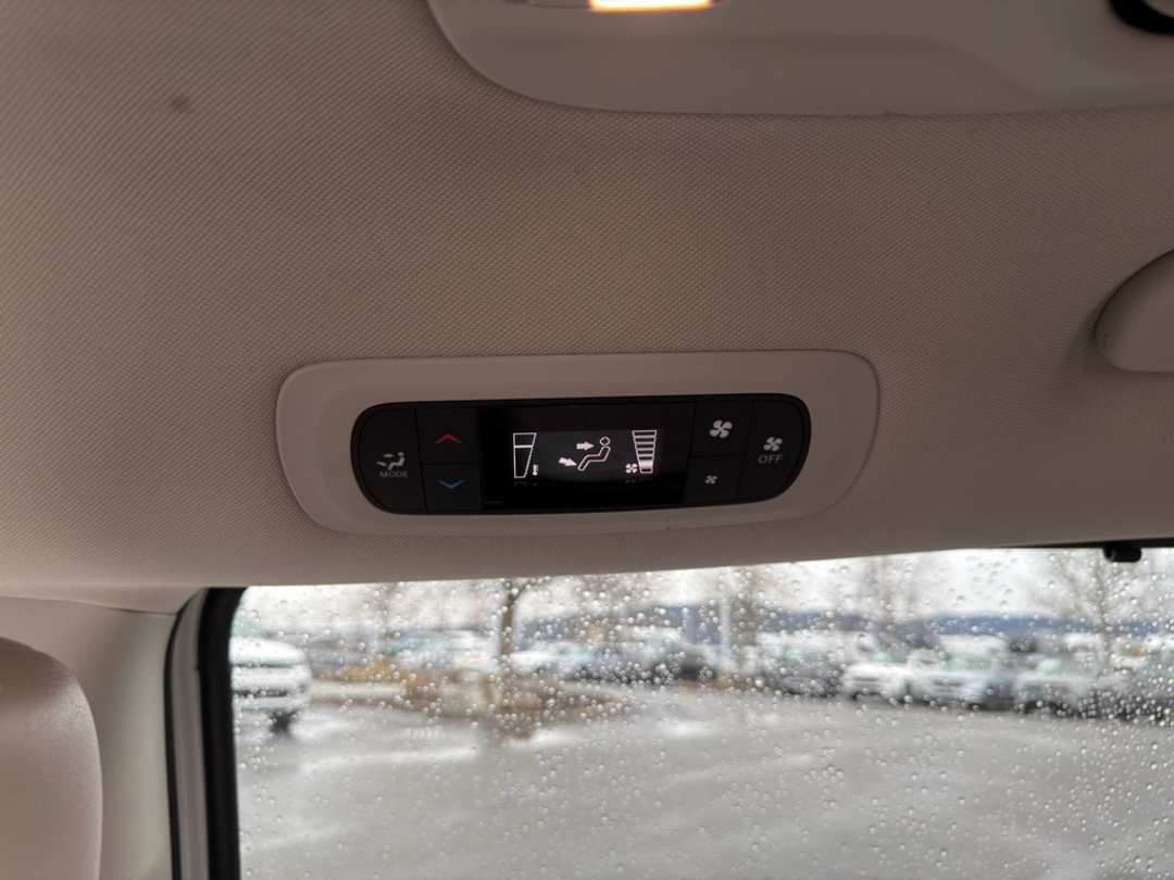 2021 Chrysler Voyager LXI - Image 17