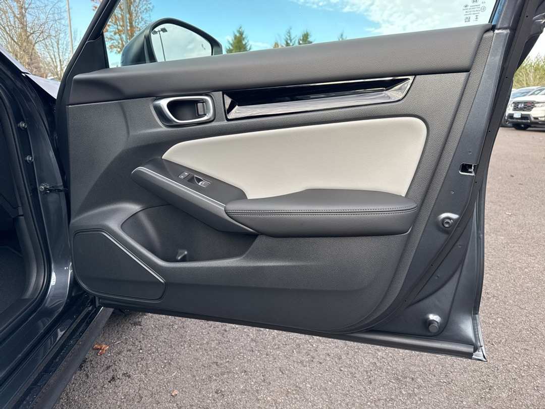 2026 Honda Civic Sport Touring - Image 19