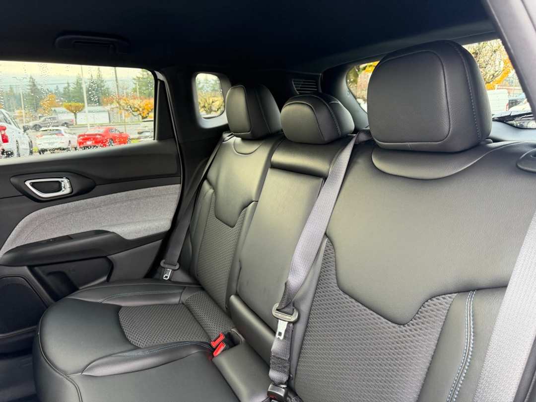 2026 Jeep Compass Latitude - Image 28