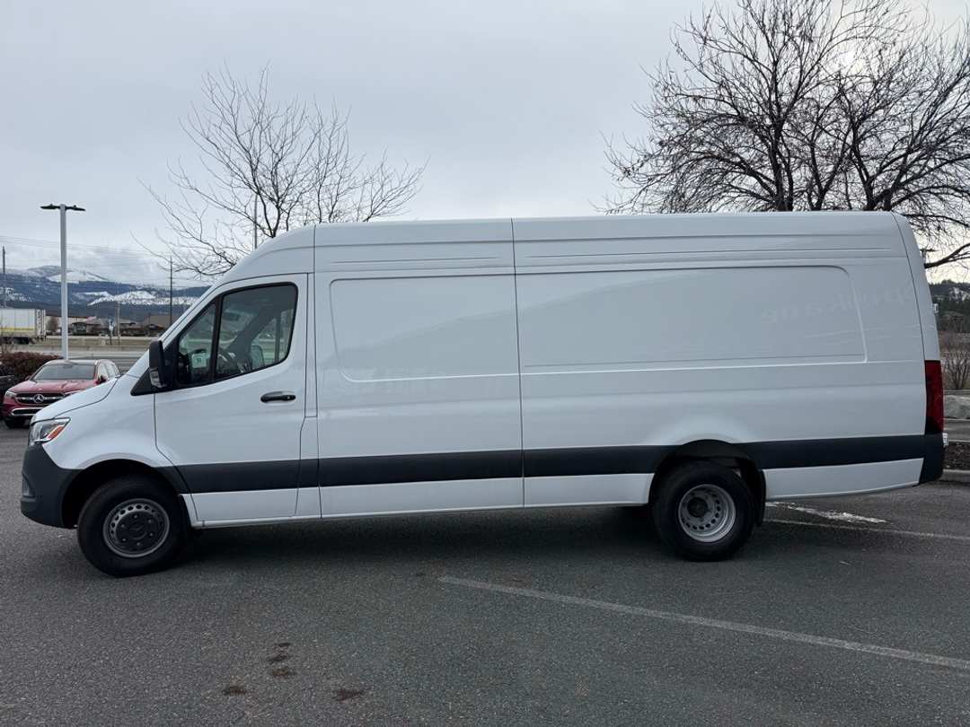 2025 Mercedes-Benz Sprinter 4500 Extended Cargo 170 in. WB - Image 2