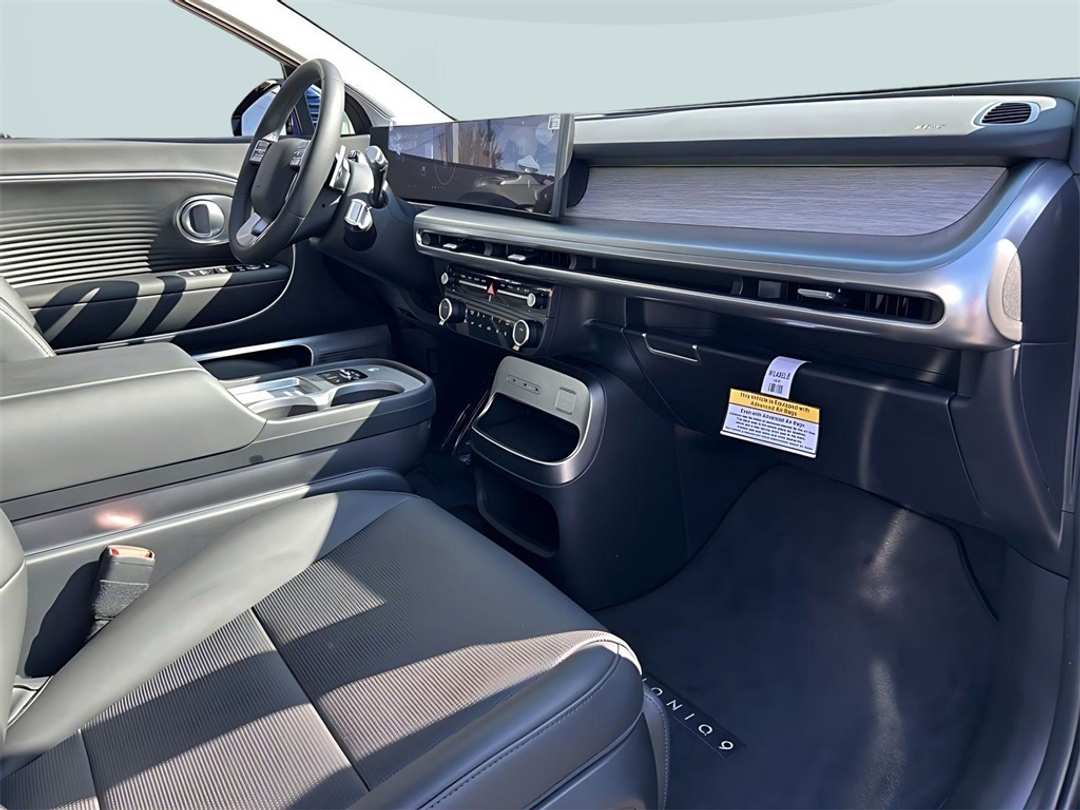 2026 Hyundai Ioniq 9 Performance Limited - Image 30