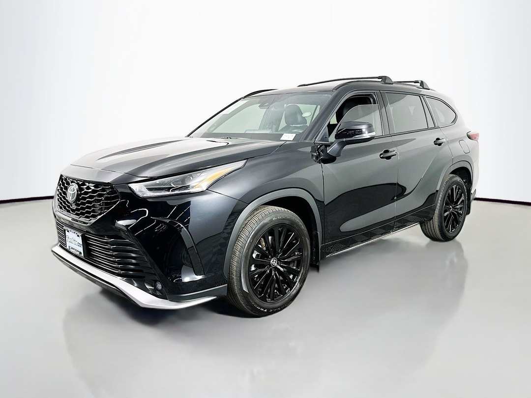 2026 Toyota Highlander XSE - Image 3