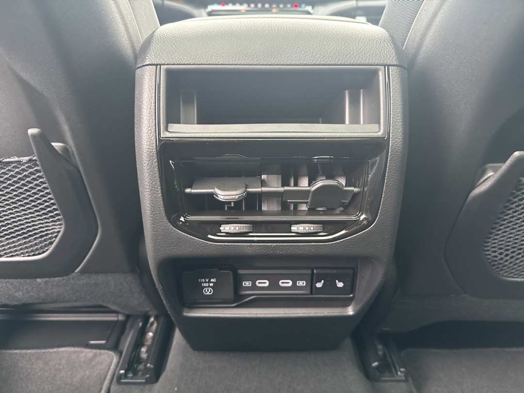 2026 Jeep Grand Cherokee Limited - Image 22