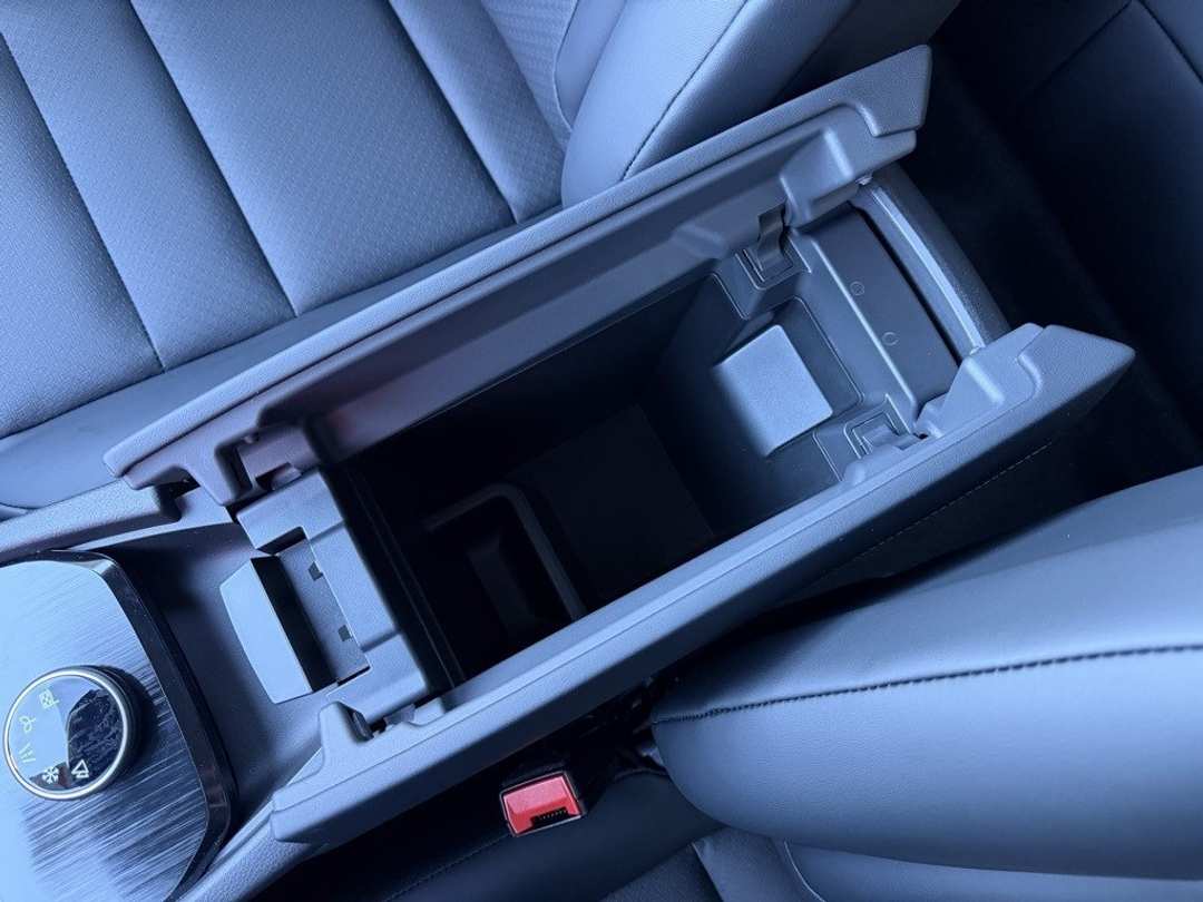 2026 Nissan Rogue Dark Armor - Image 24