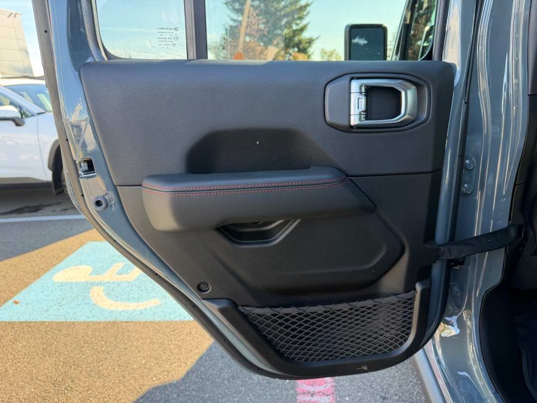 2026 Jeep Wrangler Rubicon - Image 28