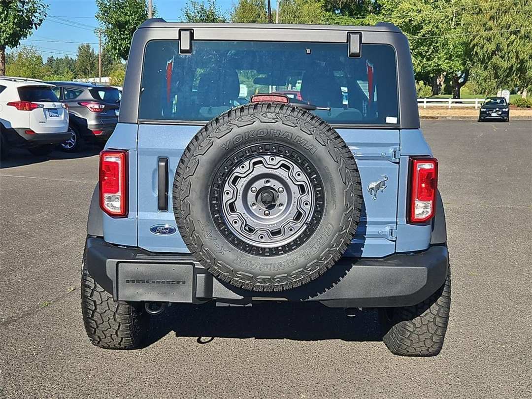 2025 Ford Bronco Base - Image 4