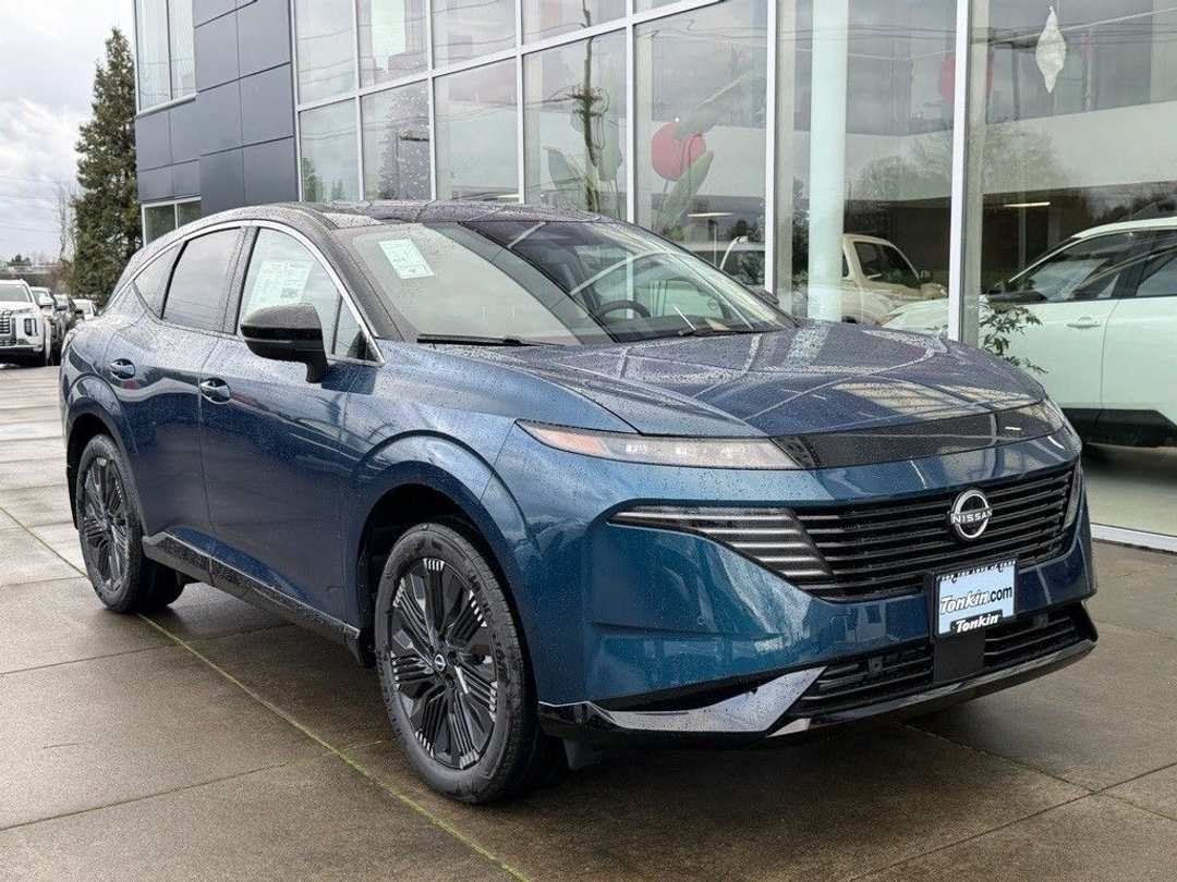 2026 Nissan Murano Platinum - Image 2