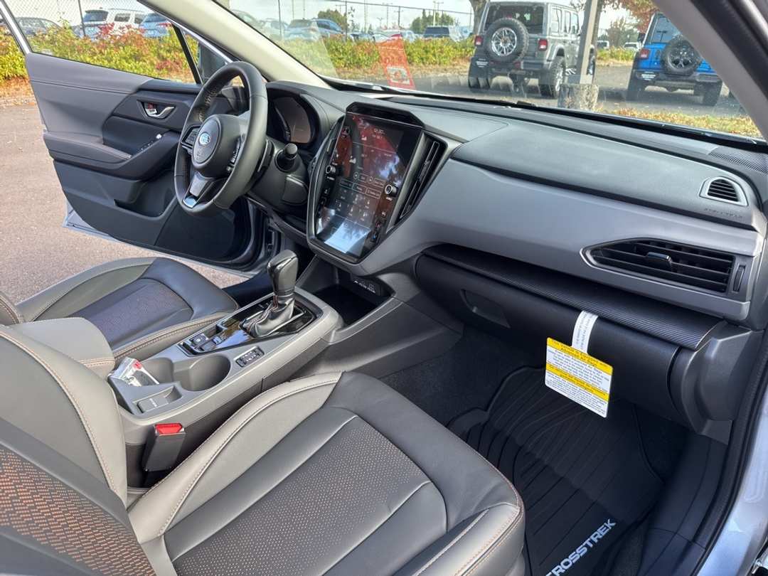 2025 Subaru Crosstrek Limited - Image 30