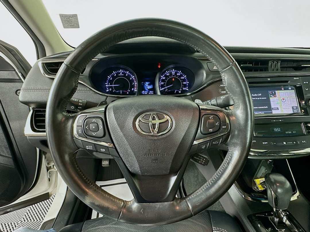 2017 Toyota Avalon Limited - Image 12