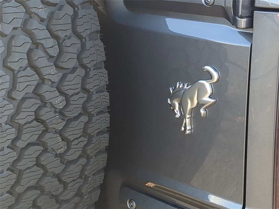 2025 Ford Bronco Badlands - Image 25