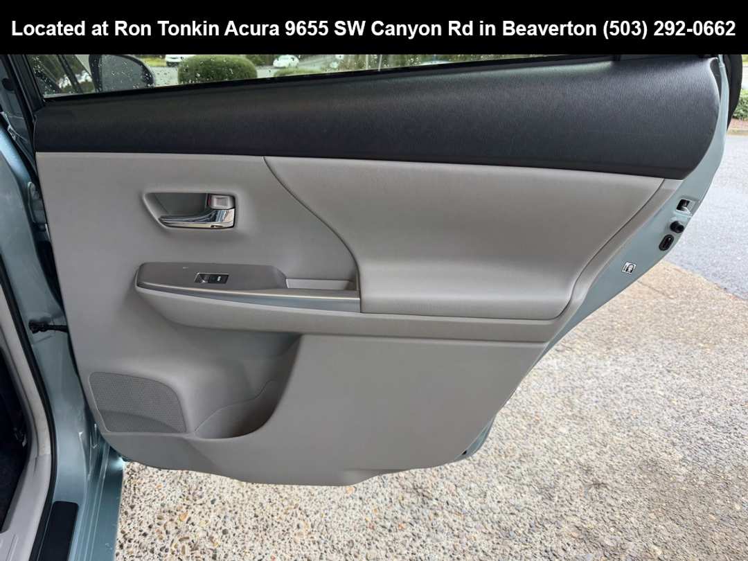 2015 Toyota Prius V Five - Image 28