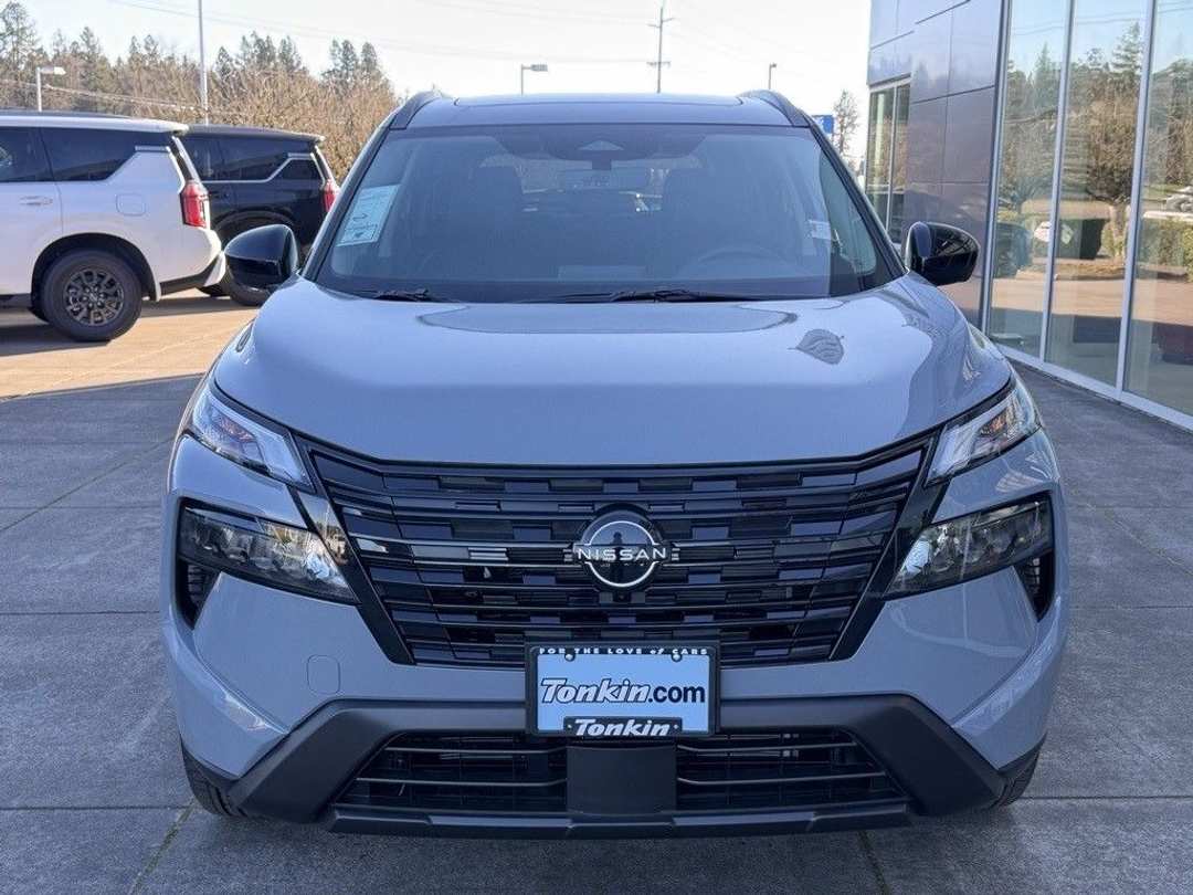 2026 Nissan Rogue Dark Armor - Image 3