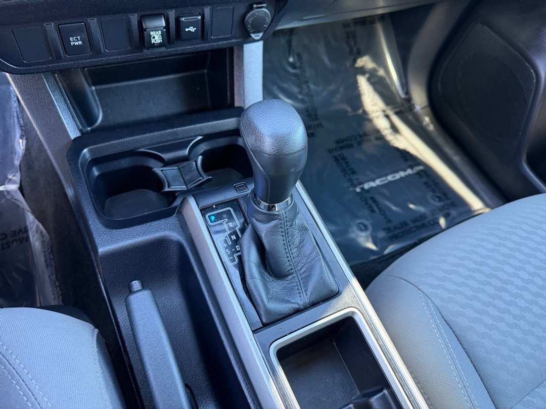 2021 Toyota Tacoma SR5 - Image 25