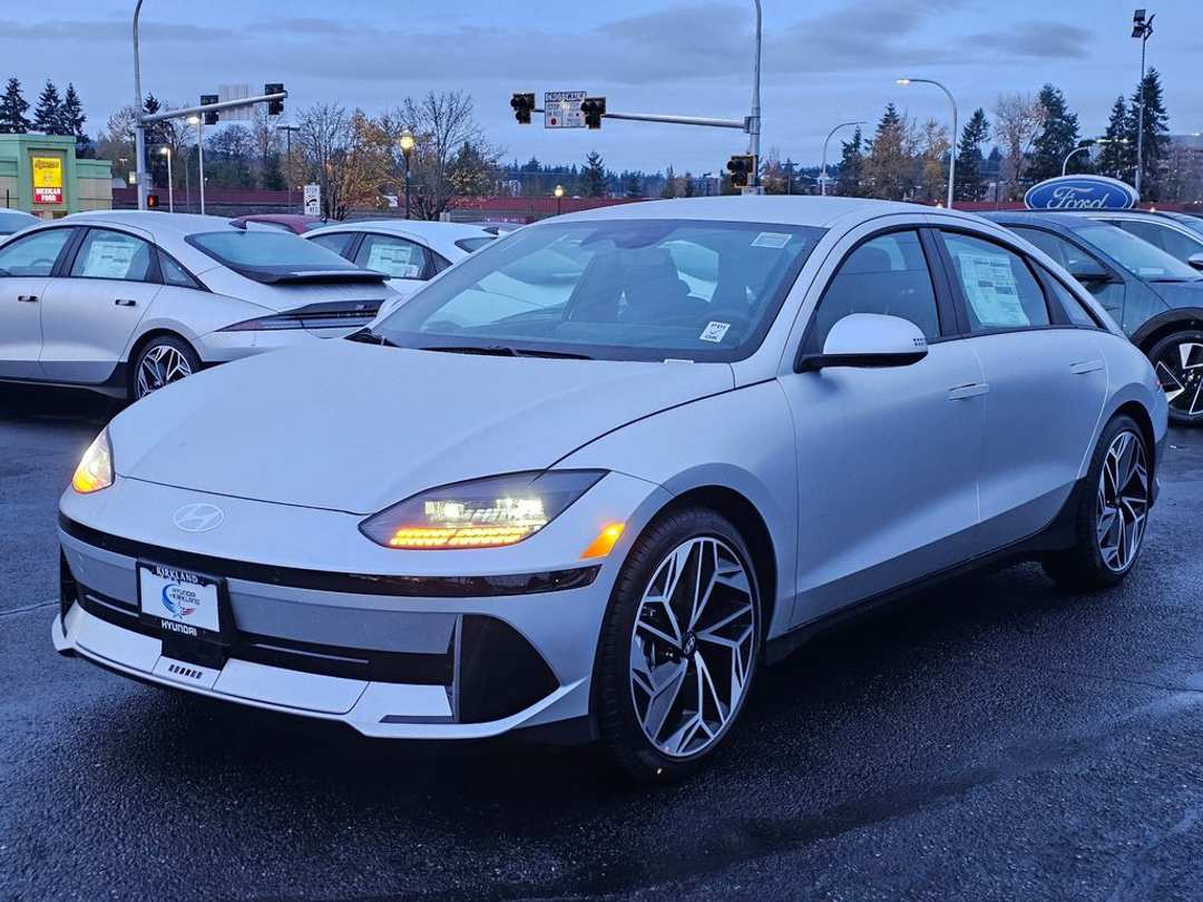 2025 Hyundai Ioniq 6 SEL - Image 3