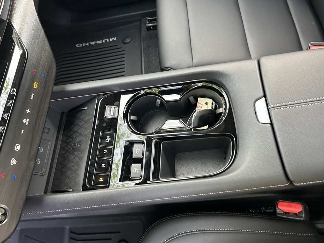 2025 Nissan Murano SL - Image 17