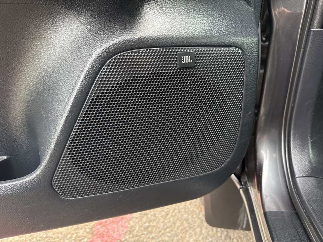 2019 Toyota Tacoma TRD OffRoad - Image 14