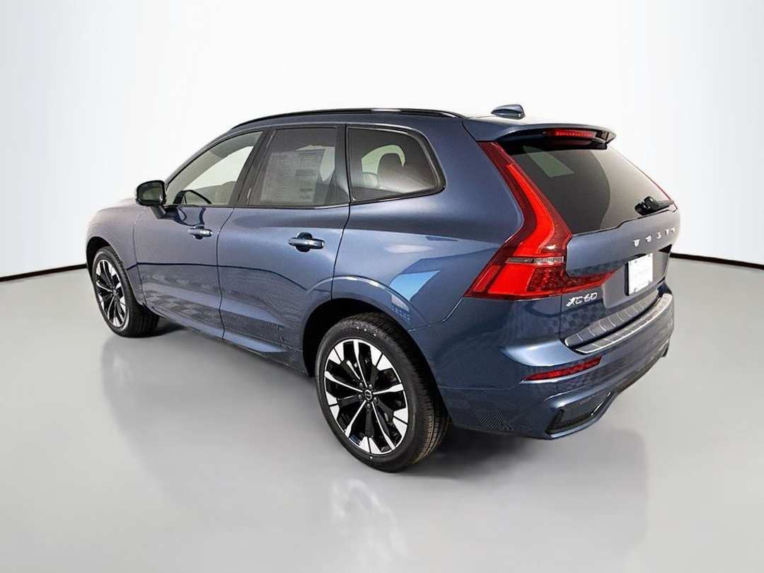 2026 Volvo Xc60 B5 Plus - Image 3