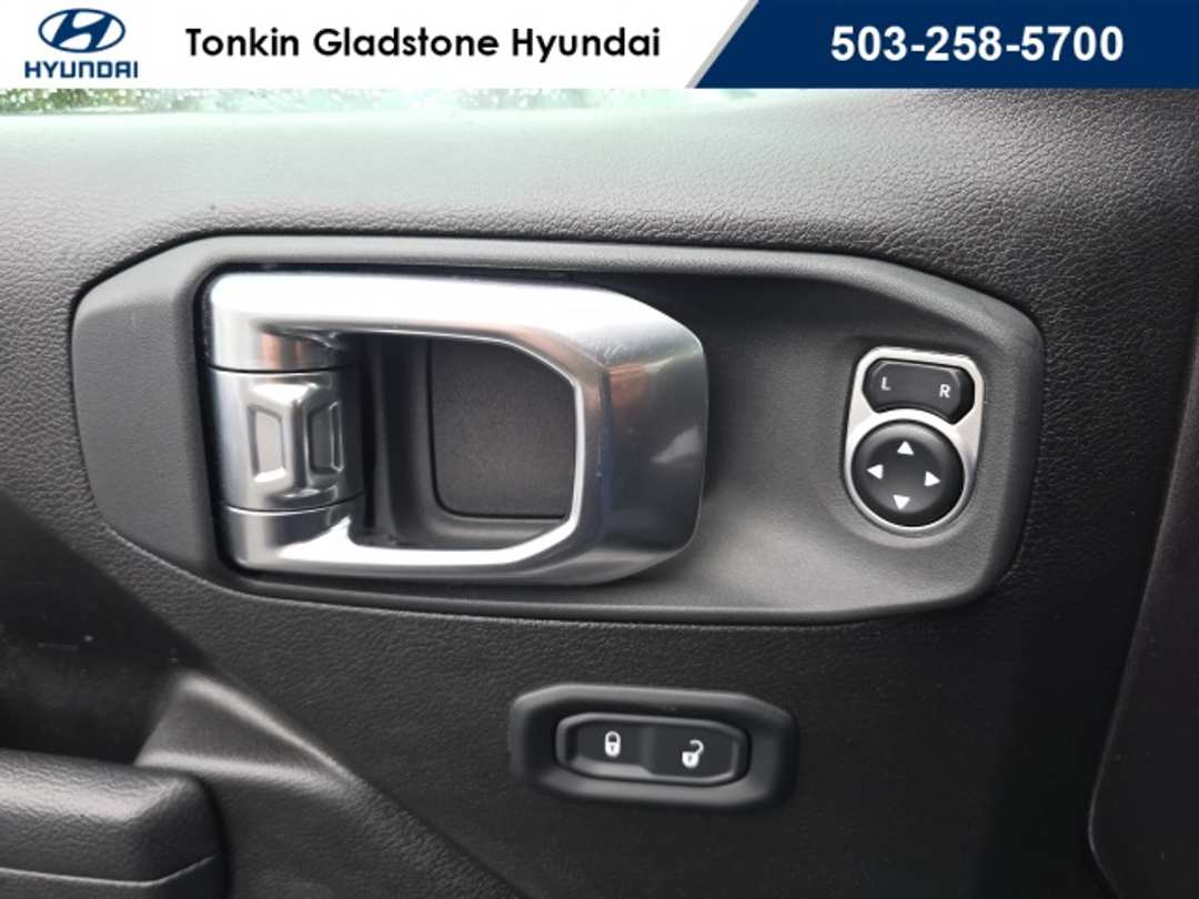 2025 Jeep Wrangler Rubicon - Image 9