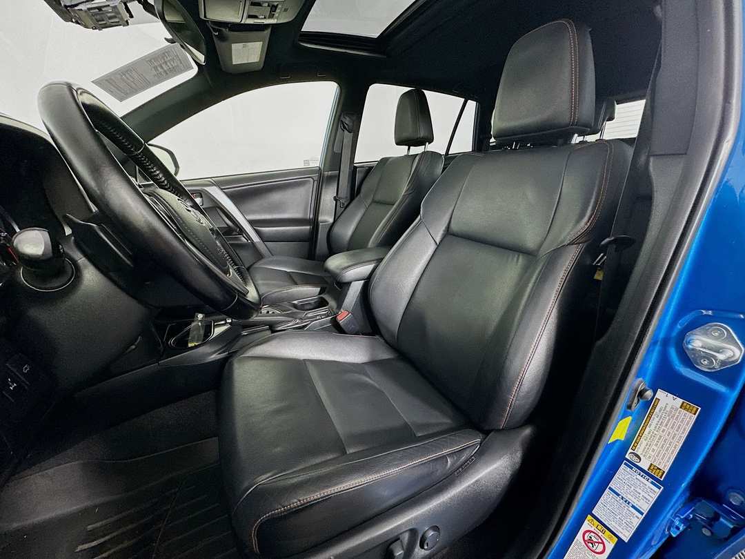 2016 Toyota Rav4 SE - Image 21