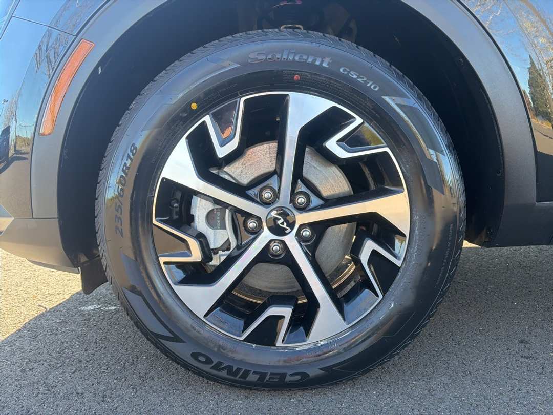 2024 Kia Sportage EX - Image 9