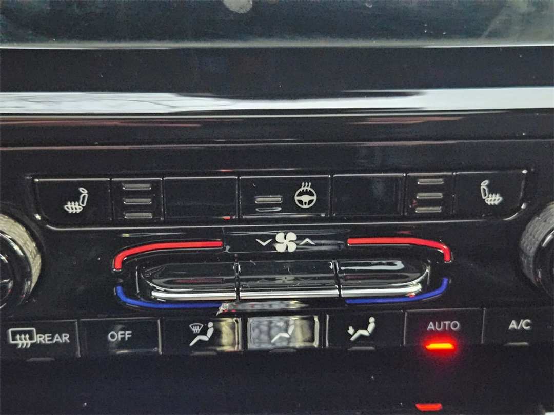 2025 Jeep Grand Cherokee Altitude X - Image 24