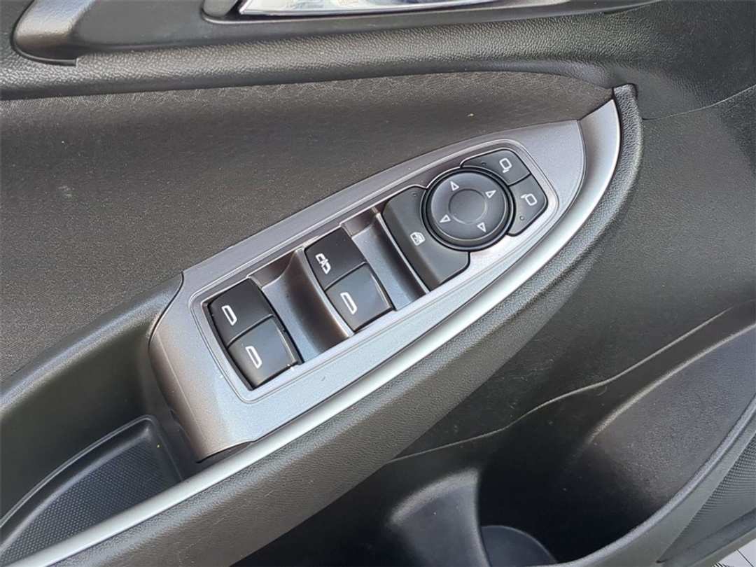 2022 Chevrolet Malibu LT - Image 11