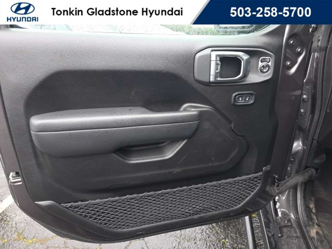 2025 Jeep Wrangler Rubicon - Image 8