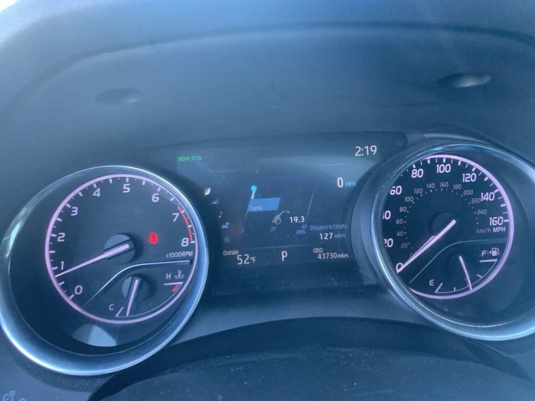 2019 Toyota Camry L - Image 16