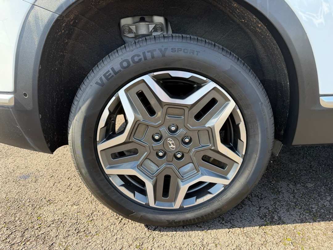 2023 Hyundai Santa Fe Limited - Image 10