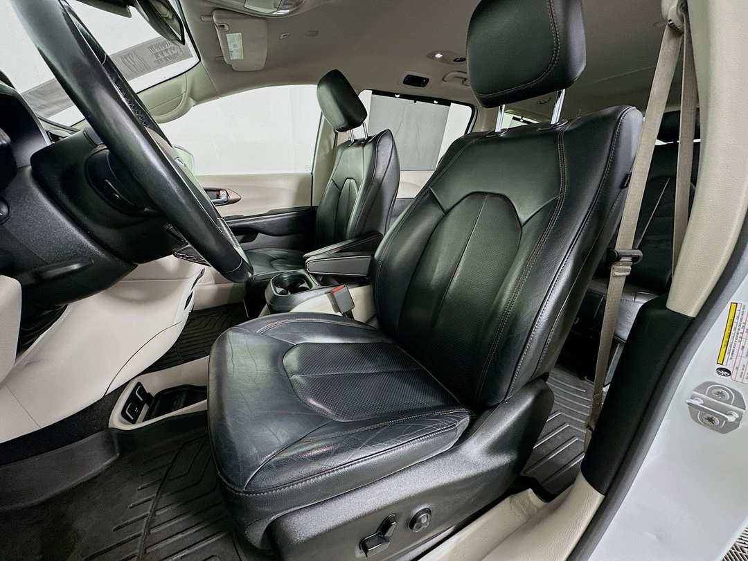 2019 Chrysler Pacifica Touring L - Image 20