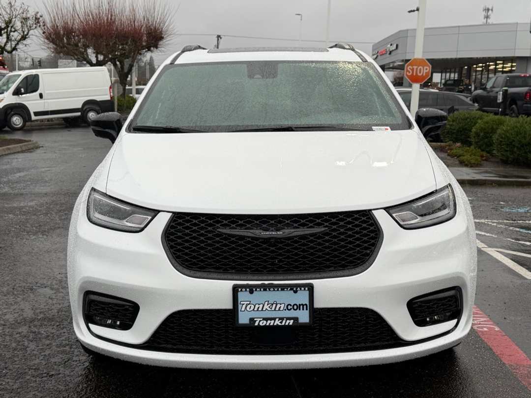 2026 Chrysler Pacifica Select - Image 3