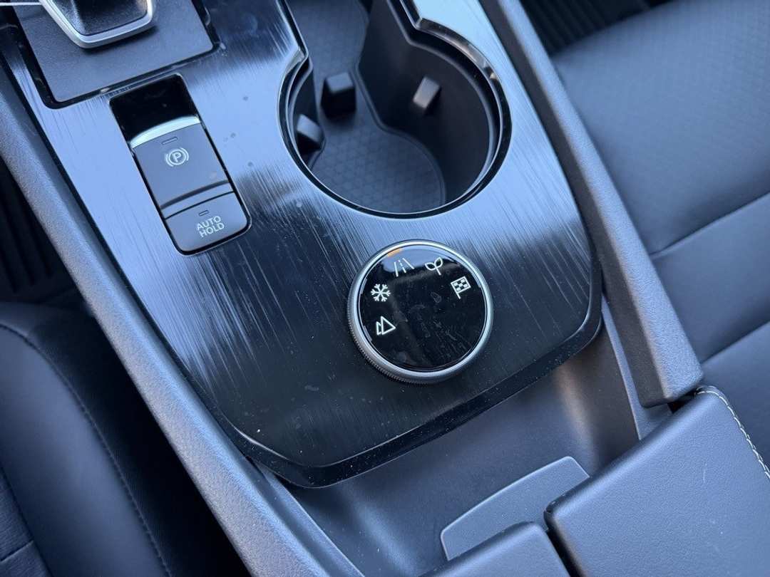 2026 Nissan Rogue Dark Armor - Image 24