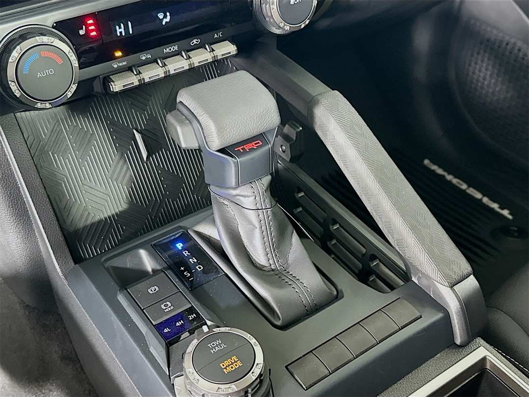 2025 Toyota Tacoma TRD Sport - Image 17