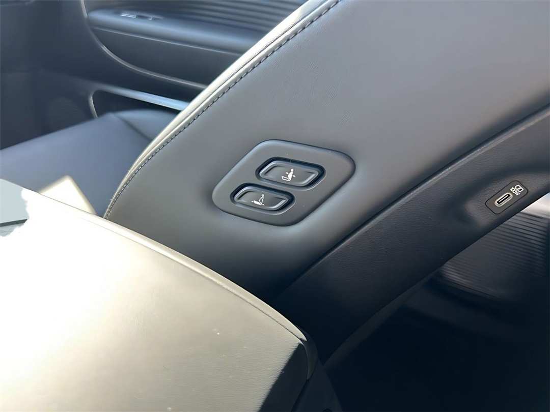 2026 Hyundai Ioniq 9 Performance Limited - Image 26