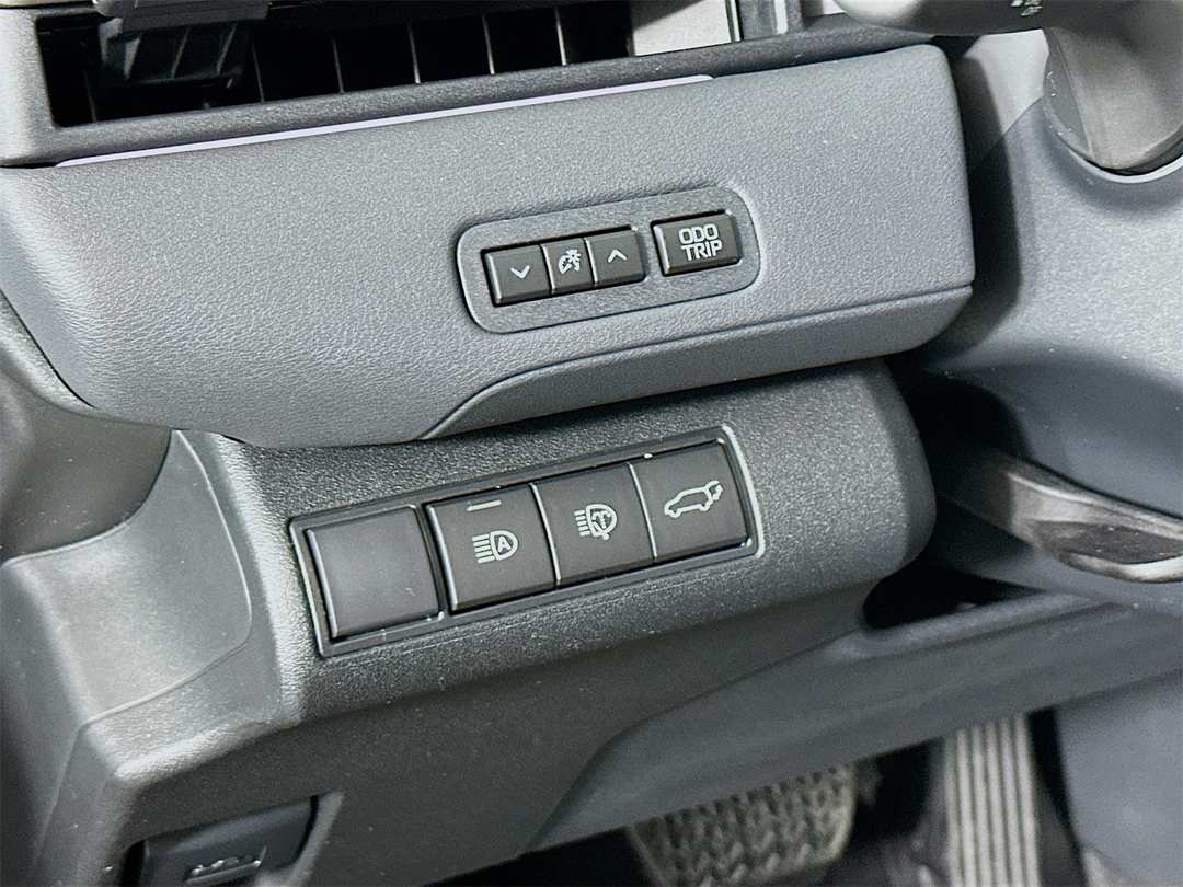 2026 Toyota Bz XLE Plus - Image 10