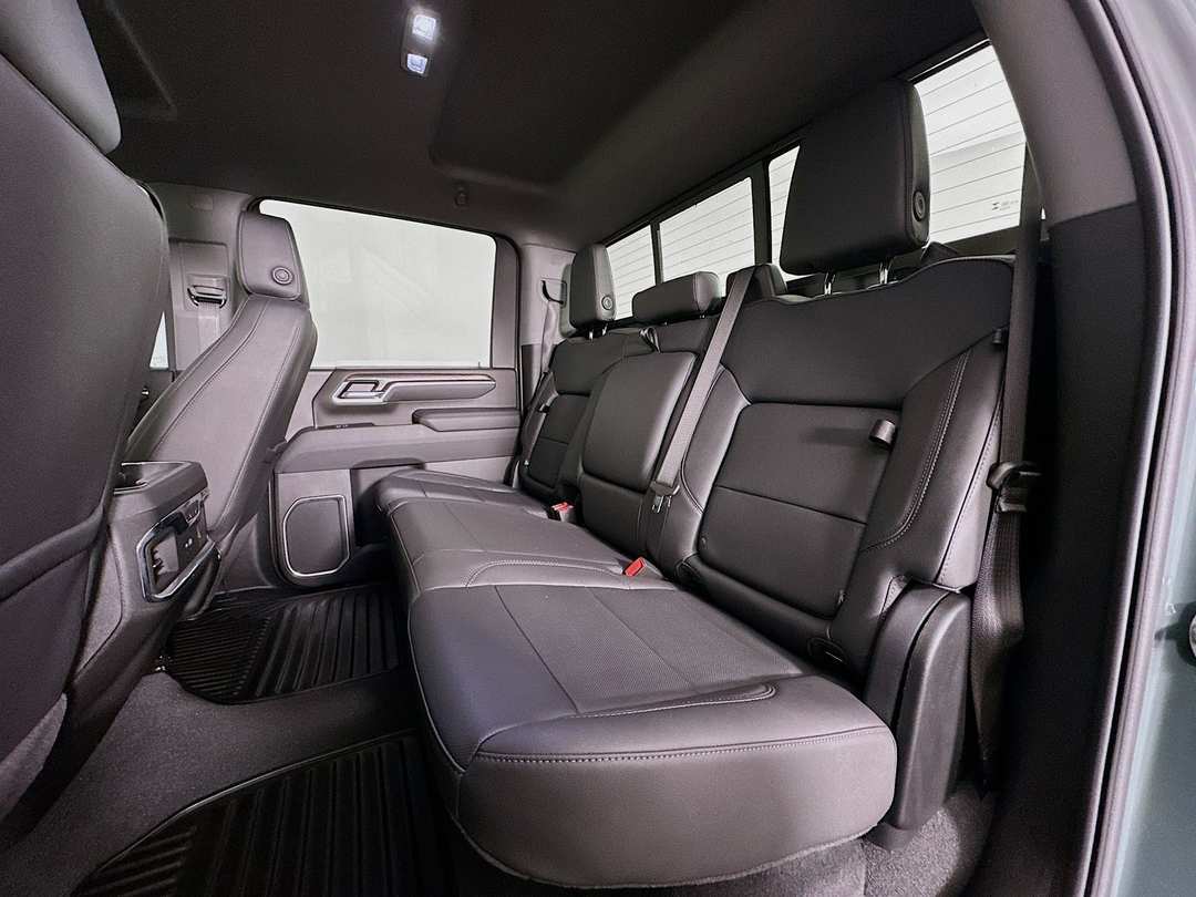 2025 Chevrolet Silverado 2500Hd LTZ - Image 26