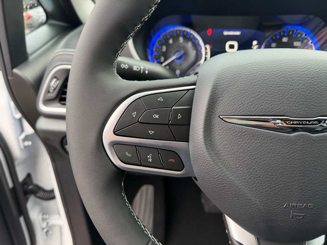 2026 Chrysler Pacifica Select - Image 18