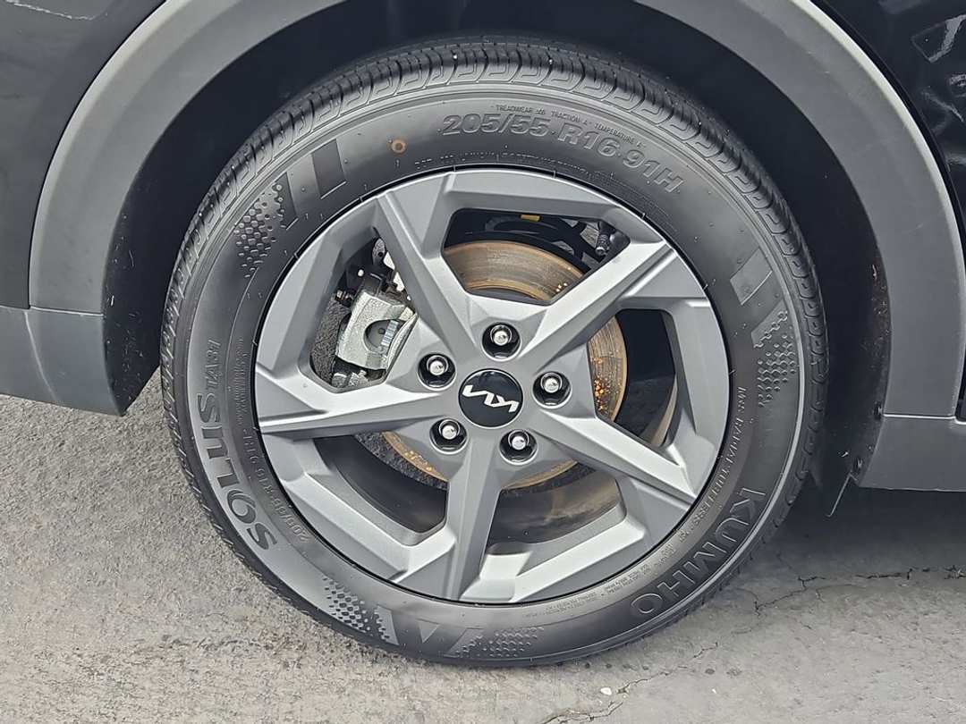 2025 Kia K4 LXS - Image 30