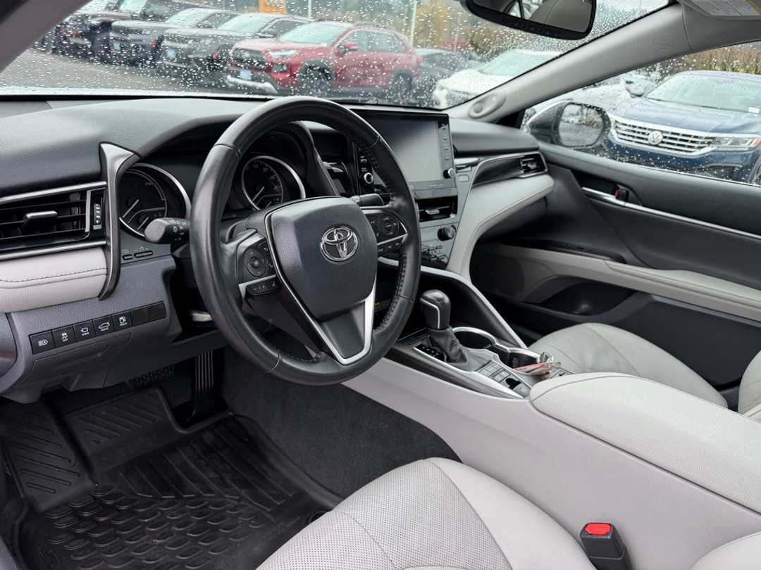 2021 Toyota Camry XLE - Image 16