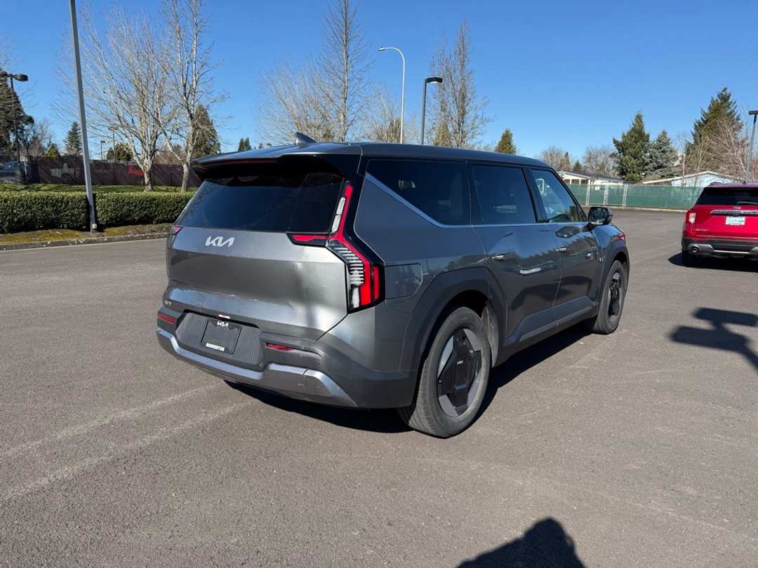 2024 Kia Ev9 Light Long Range - Image 7