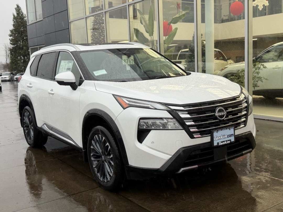 2026 Nissan Rogue Platinum - Image 2