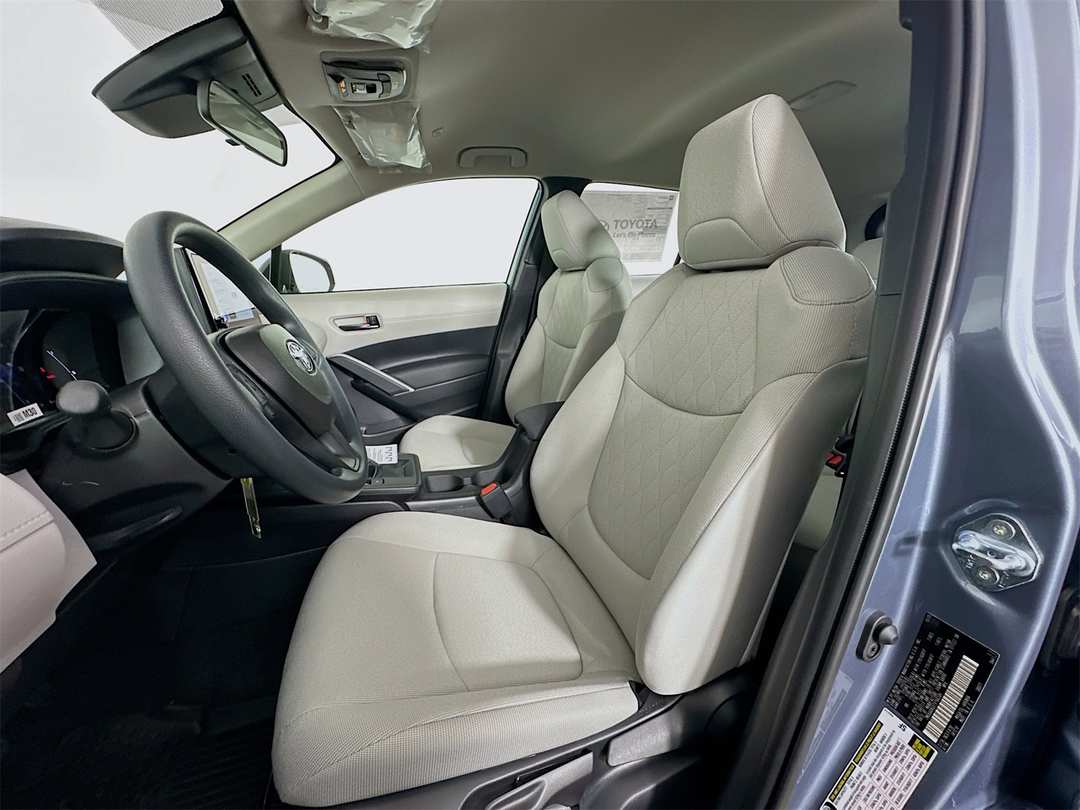 2026 Toyota Corolla Cross L - Image 20